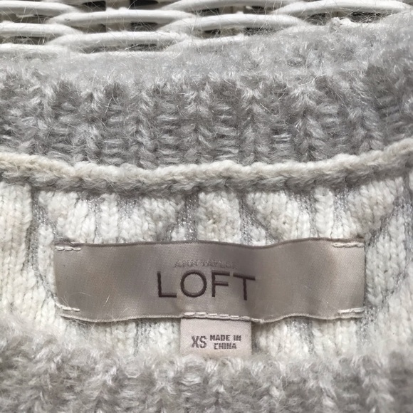 Lightly-worn LOFT sweater - Picture 4 of 4